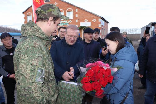 Дрожжановские бойцы из зоны СВО прибыли в отпуск: один из них сразу же сделал предложение своей девушке