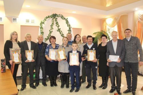 Дрожжановские пенсионеры и семейные команды сразились в шахматы