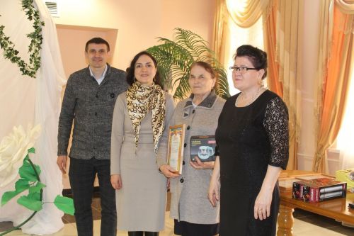 Дрожжановские пенсионеры и семейные команды сразились в шахматы
