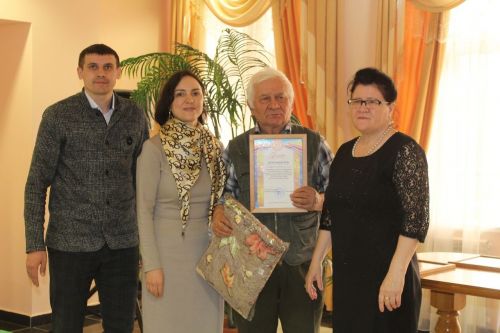 Дрожжановские пенсионеры и семейные команды сразились в шахматы