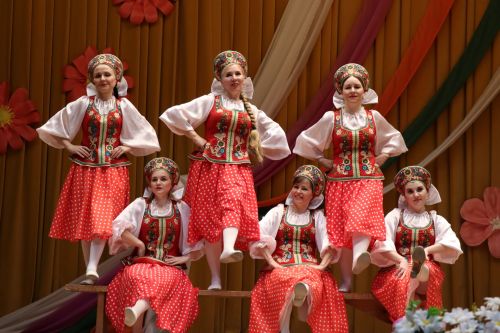 В Дрожжаном состоялся отчетный концерт творческих коллективов «Весеннее настроение»