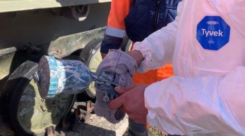 Дрожжановцы вышли на массовую покраску ограждений и военной техники в парках