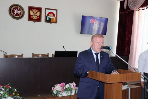 В Дрожжановском районе родителям погибшего солдата вручили орден Мужества