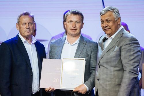 По результатам лыжных гонок среди спортивных школ в РТ Дрожжановский район награжден грамотой и сертификатом