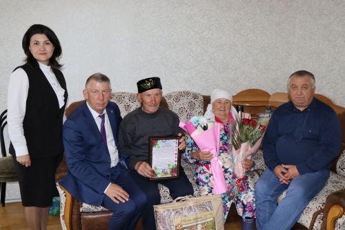 В Международный день семьи в Дрожжановском районе чествовали супружеские пары