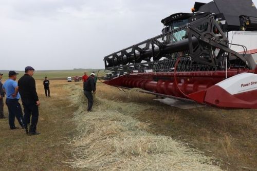 Парад комбайнов состоялся в Дрожжановском районе