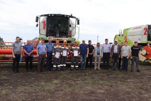 Парад комбайнов состоялся в Дрожжановском районе