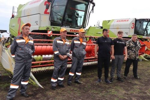 Парад комбайнов состоялся в Дрожжановском районе