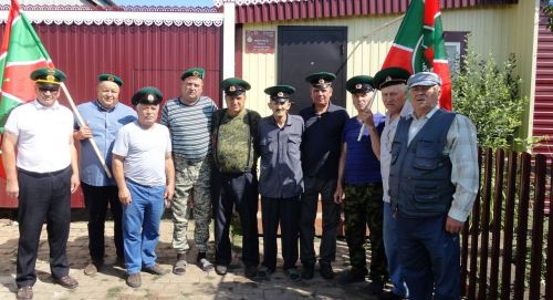 В Дрожжановском районе в доме погибшего в СВО бойца установили памятную доску