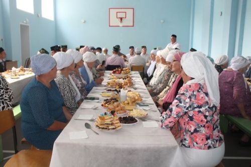 Яңа Кәкерле мәктәбендә олуг мөгаллим Илгиз Нәҗип улы Кәримовны искә алдылар