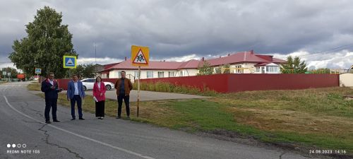 «Единая Россия» провела в Дрожжановском районе РТ мониторинг безопасности пешеходных переходов возле социально значимых объектов