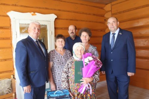 Яңа Элмәле авылында яшәүче Мария Николаевна Ефимова  90 яшьлек юбилеен билгеләп үтте