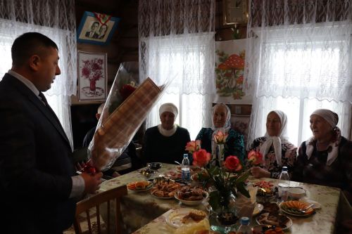 В Дрожжановском районе РТ поздравили очередную долгожительницу с юбилеем