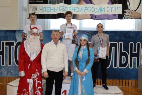 В Дрожжаном прошел турнир по бадминтону «Золотой волан»