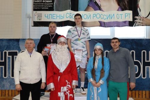 В Дрожжаном прошел турнир по бадминтону «Золотой волан»