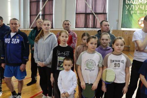 В Дрожжаном прошел турнир по бадминтону «Золотой волан»