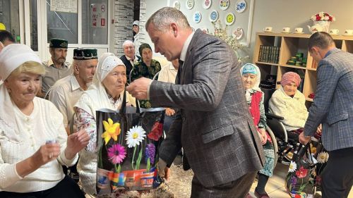 Дрожжановцы посетили земляков проживающих в Буинском доме-интернате