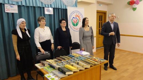 Девочка Соня из приюта «Теплый дом» Дрожжановского района РТ вспомнила о кофточке, подаренной ей год назад