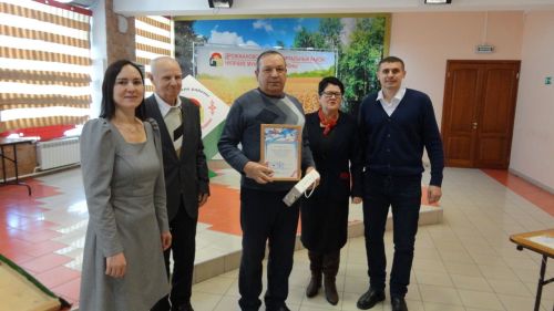 Муниципальный турнир «Связь поколений» собрал всех любителей дрожжановцев по шахматам