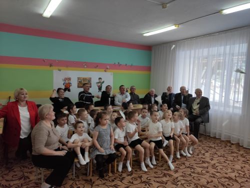 В Стародрожжановском детсаду «Солнышко» прошла встреча с социальными партнёрами- дедушками из Совета ветеранов
