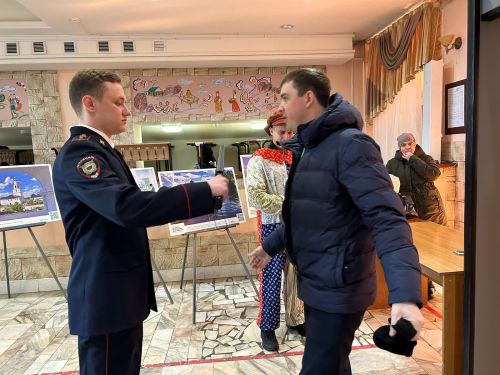 Чүпрәле районы сайлау участокларында сайлаучыларны коймаклар һәм кайнар чәй белән сыйлыйлар