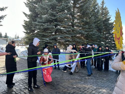 На избирательных участках дрожжановцев угощают блинами и горячим чаем