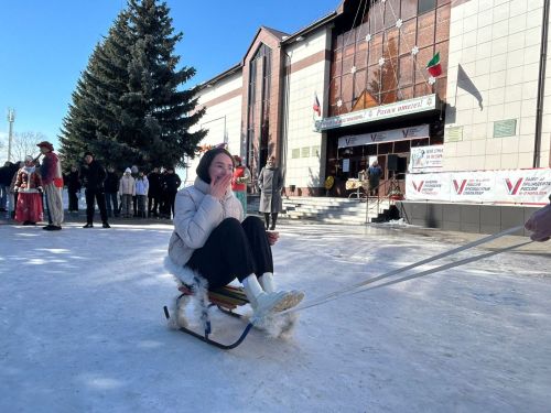 Чүпрәле районы сайлау участокларында сайлаучыларны коймаклар һәм кайнар чәй белән сыйлыйлар