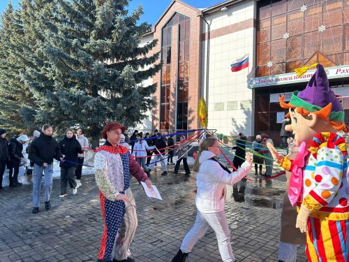 Чүпрәле районы сайлау участокларында сайлаучыларны коймаклар һәм кайнар чәй белән сыйлыйлар