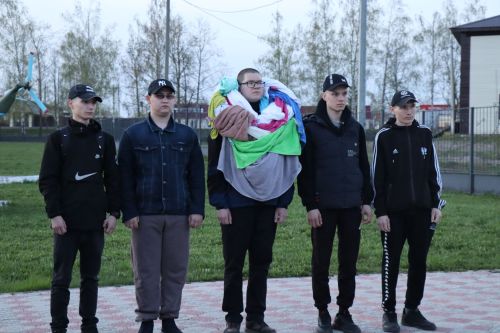 Чүпрәле егетләре армиягә китә