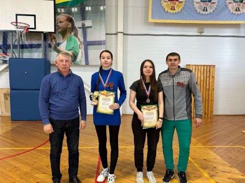 В Дрожжановском районе РТ прошел открытый районный турнир по бадминтону