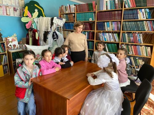 Иске Шәйморза авыл китапханәсендә Гаилә көненә багышланган тәрбияви сәгать узды