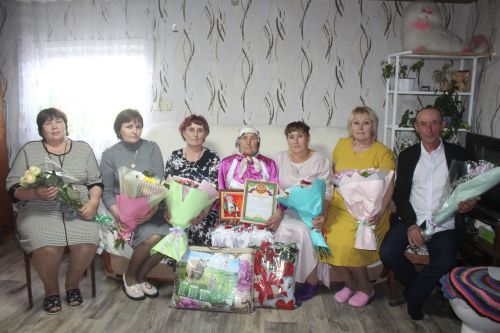 Алешкин-Саплык авылында яшәүче Зинаида Кудряшова 85 яшьлек юбилеен билгеләп үтте