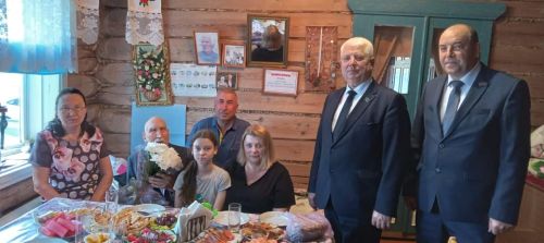 Чүпрәледә Григорий Назаровны юбилее белән котладылар