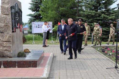 В Дрожжаном прошел митинг, посвященный памяти ветеранов боевых действий