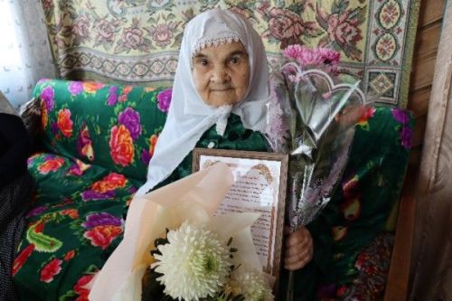 Иске Кәкерле авылында яшәүче Рушания Фәсхетдинова үзенең 90 яшьлек юбилеен билгеләп үтте