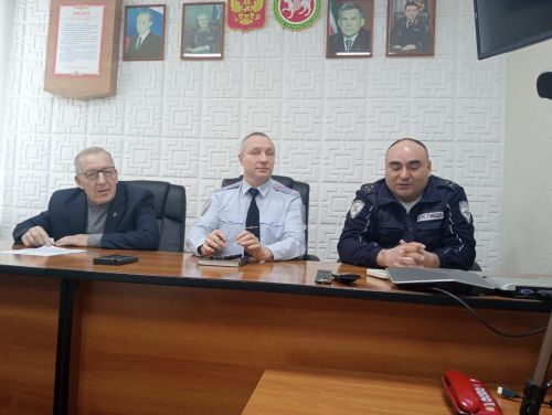 Учащиеся Стародрожжановской СОШ №1 побывали в гостях у полицейских