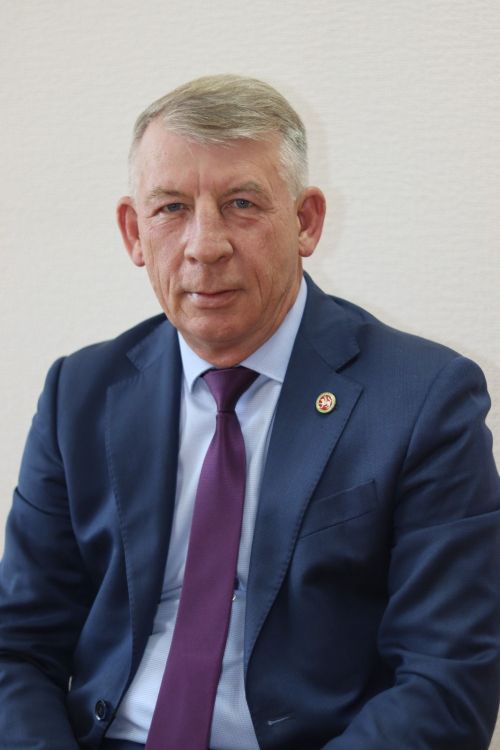 Чүпрәледән Айрат Җәлалов «Кайда туган, шунда кирәк булган!» шәхес