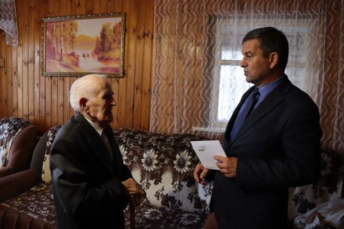 Труженика тыла в Дрожжановском районе РТ поздравили с 95-летием