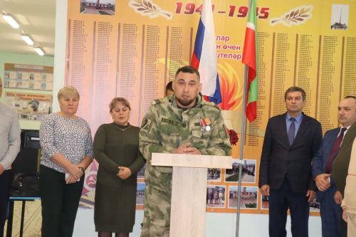 В Старокакерлинской школе Дрожжановского района РТ открыли уголок памяти участнику СВО