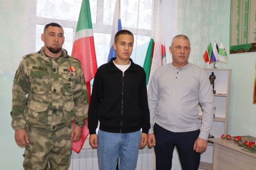 В Старокакерлинской школе Дрожжановского района РТ открыли уголок памяти участнику СВО