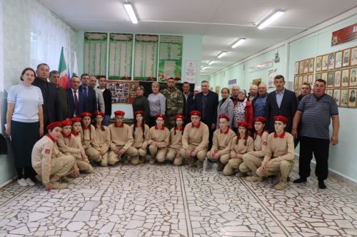 В Старокакерлинской школе Дрожжановского района РТ открыли уголок памяти участнику СВО