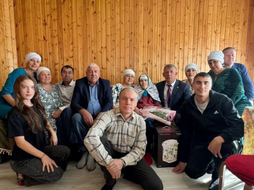 Жительнице Малой Цильны Дрожжановского района РТ Минзиан Булатовой вручили поздравление от Президента РФ к 95-летию