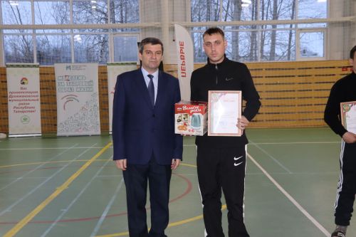 Спортивный праздник ко Дню Героев Отечества прошел в Дрожжановском районе