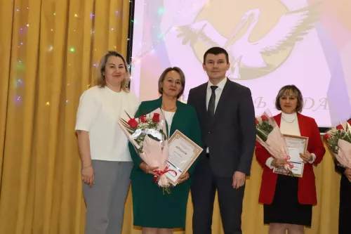 В Дрожжаном определили «Учителя года России 2025-2026 учебного года» и «Лучшего учителя татарского языка и литературы»