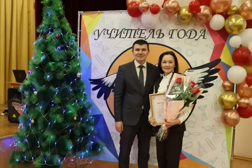 В Дрожжаном определили «Учителя года России 2025-2026 учебного года» и «Лучшего учителя татарского языка и литературы»
