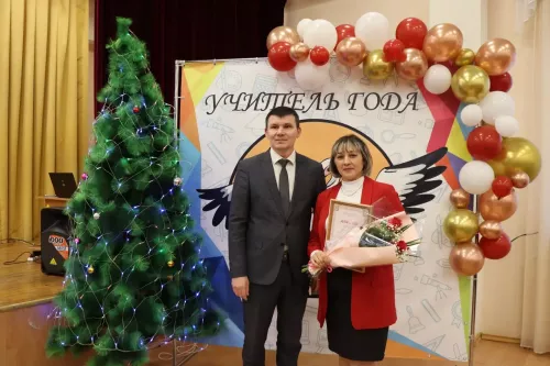В Дрожжаном определили «Учителя года России 2025-2026 учебного года» и «Лучшего учителя татарского языка и литературы»