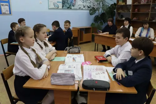 В Дрожжаном определили «Учителя года России 2025-2026 учебного года» и «Лучшего учителя татарского языка и литературы»