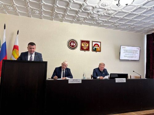 Глава Дрожжановского района Марат Гафаров подвел итоги 2025 года на итоговом заседании Совета