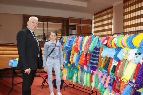 В Дрожжановском районе прошла выставка-продажа поделок людей с ОВЗ