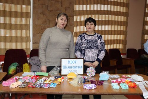 В Дрожжановском районе прошла выставка-продажа поделок людей с ОВЗ